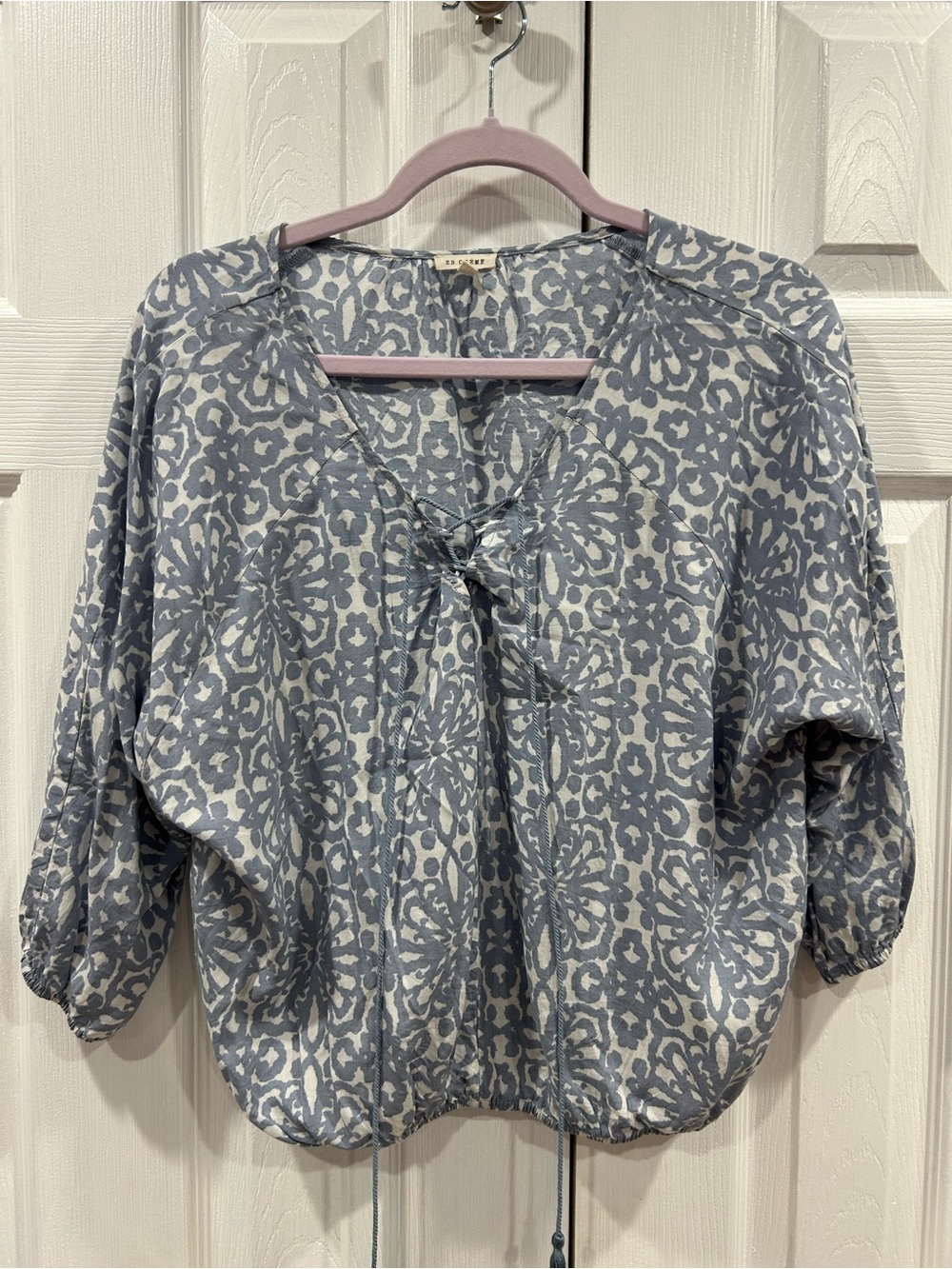 En Creme Blue-White Printed Tie-Front Crop Top